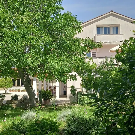 Apartment-Rooms Preka-3