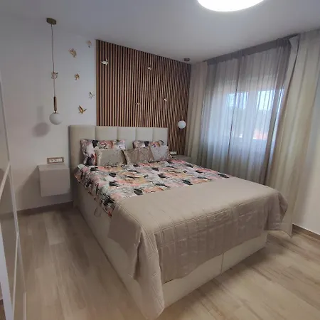 Riviera Rooms And Apartments-3